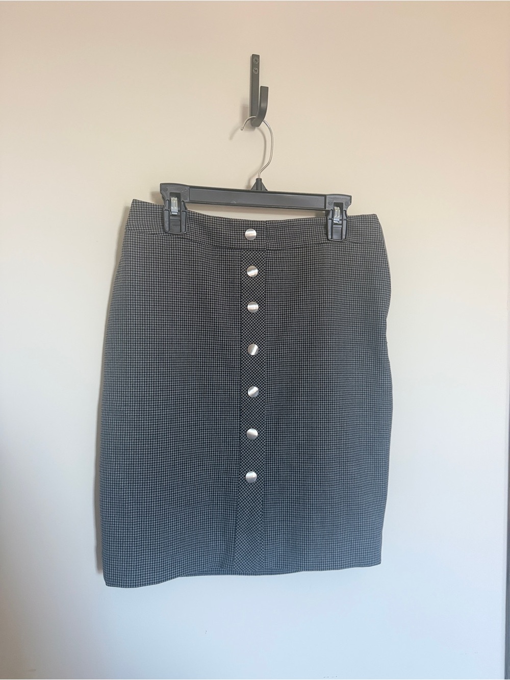LOFT Black & White Houndstooth Pencil Skirt with Front Buttons